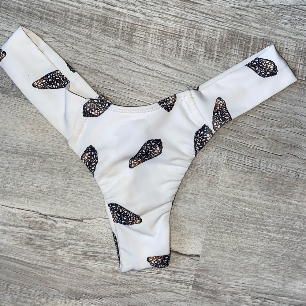 Montce shell bikini bottom